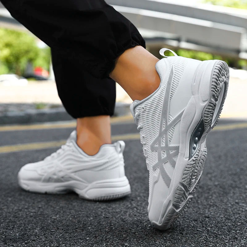 New badminton shoes Men's shoes professional tennis sports shoes breathable wear resistant volleyball shoes women